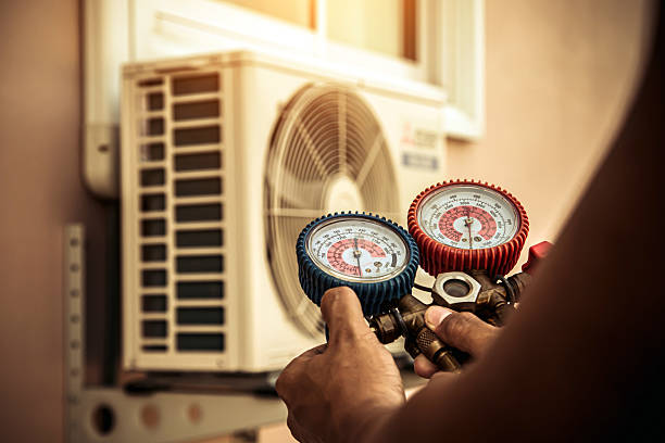 Professional Hvac technician working in Pottsville, AR
